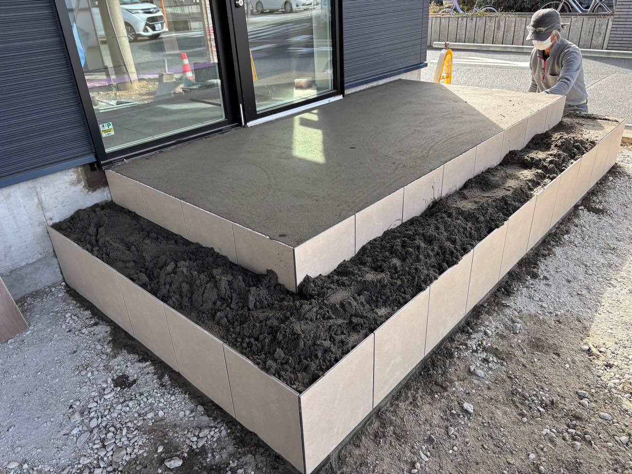 玄関ポーチタイル工事